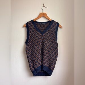 Brandy Melville Navy and Tan Checkered Knit Vest